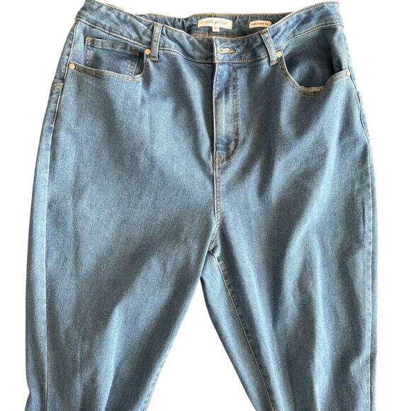 Altar’d State A Beautiful Soul Arula Star Flare Jeans Distressed Bell Bottom 16 - Picture 7 of 14